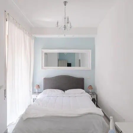 Luminoso Vicino Al Vaticano روما